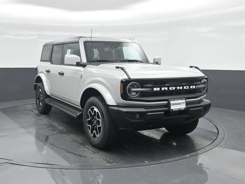 New 2026 Ford Bronco Outer Banks AWD/4WD image 8