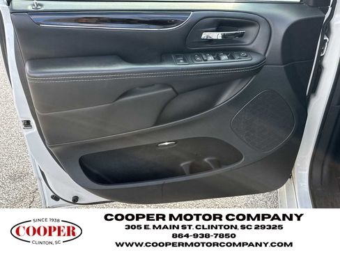 Used 2018 Dodge Grand Caravan SE image 10