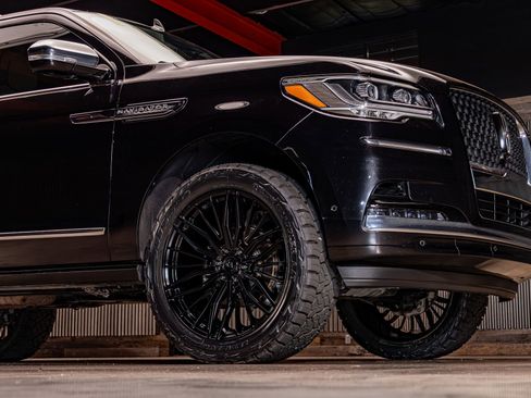 Used 2023 Lincoln Navigator L Black Label image 12