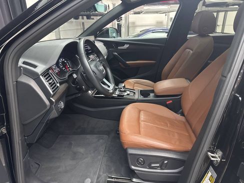 Used 2023 Audi Q5 2.0T Premium w/ Convenience Package AWD/4WD image 11