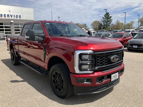Used 2025 Ford F350 XLT w/ Black Appearance Package AWD/4WD image 4
