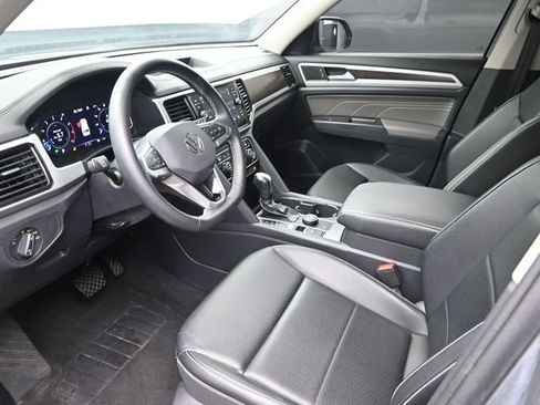 Used 2022 Volkswagen Atlas SE w/ Black Wheel Package AWD/4WD image 18