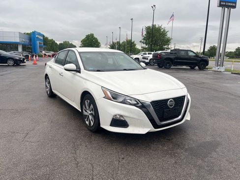 Used 2019 Nissan Altima 2.5 S FWD image 2