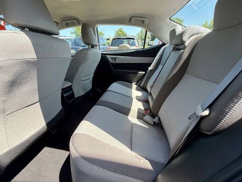 Used 2018 Toyota Corolla LE FWD image 18