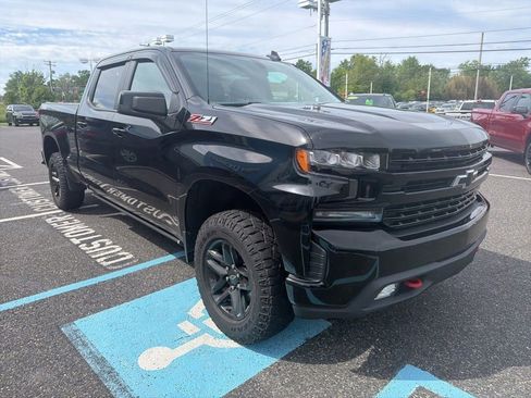 Used 2020 Chevrolet Silverado 1500 LT Trail Boss w/ Convenience Package AWD/4WD image 2