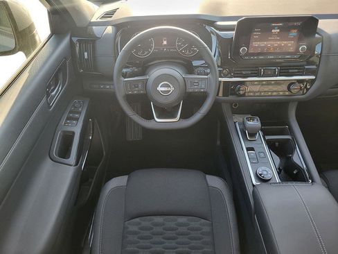 New 2025 Nissan Pathfinder SV image 23