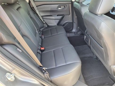 Used 2025 Nissan Rogue SV w/ SV Premium Package image 12
