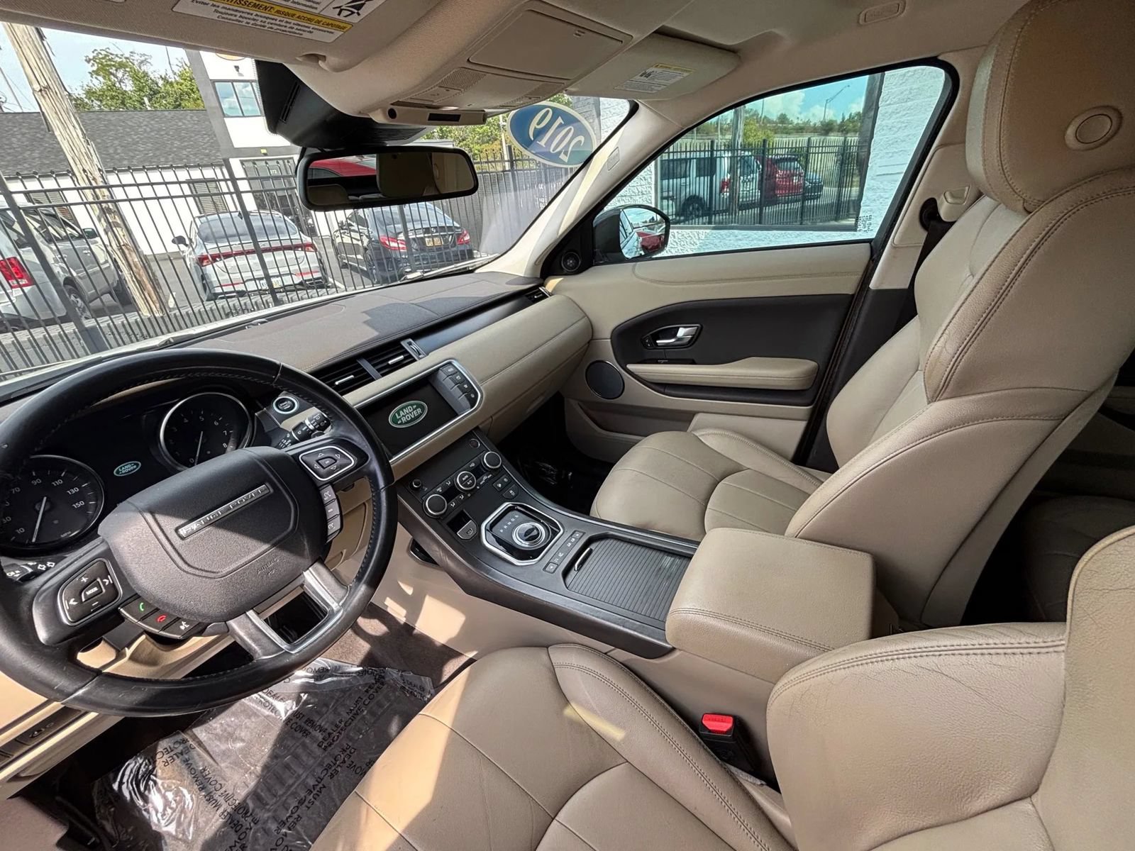 Used 2019 Land Rover Range Rover Evoque SE Premium AWD/4WD image 30
