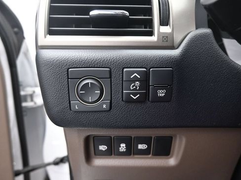 Used 2020 Lexus GX 460 Premium w/ Premium Package AWD/4WD image 21