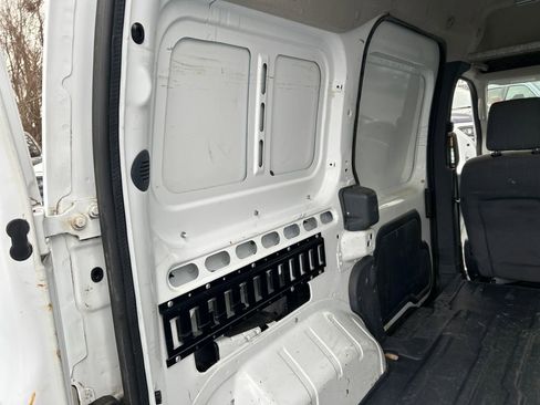 Used 2013 Ford Transit Connect XLT image 25