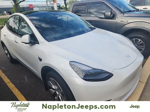 Used 2023 Tesla Model Y Long Range AWD/4WD image 1