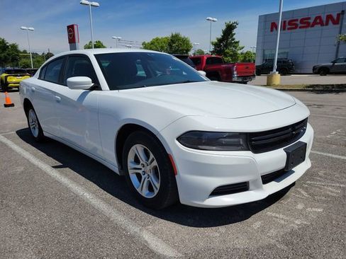 Used 2019 Dodge Charger SXT RWD image 1