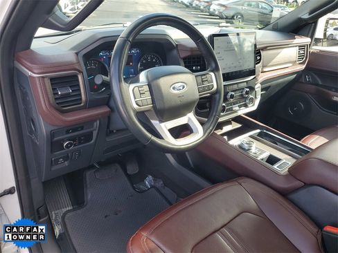 Used 2023 Ford Expedition Limited image 19