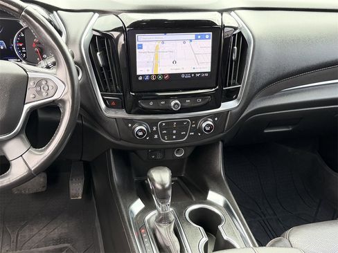 Used 2022 Chevrolet Traverse High Country image 16
