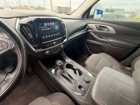Used 2018 Chevrolet Traverse LT image 15