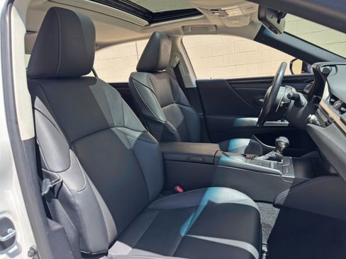 Used 2021 Lexus ES 300h w/ Accessory Package 2 image 34