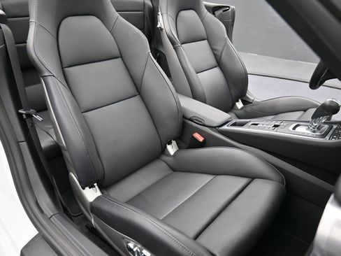 Used 2014 Porsche 911 Turbo image 16