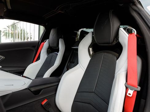Used 2021 Chevrolet Corvette Stingray Preferred Cpe w/ Z51 Performance Package RWD image 19