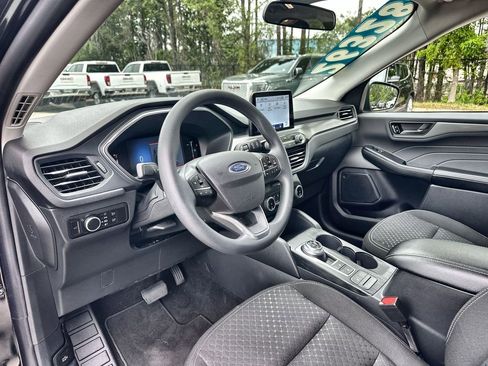 Used 2025 Ford Escape Active AWD/4WD image 10