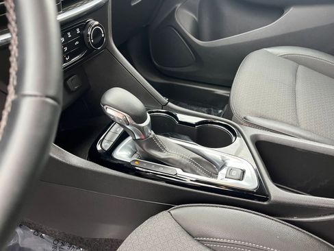 Used 2025 Buick Encore GX Preferred image 41