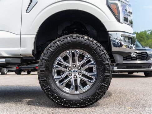 Used 2025 Ford F150 Lariat w/ Equipment Group 501A Mid AWD/4WD image 9