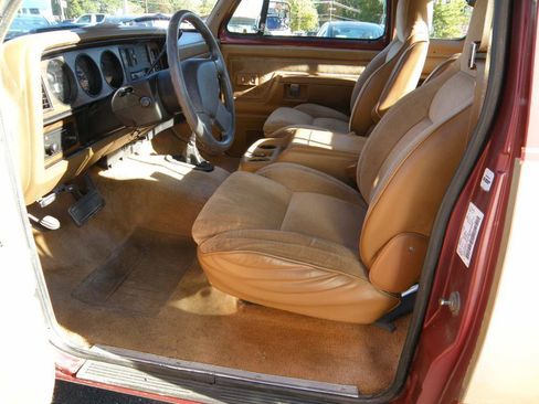 Used 1993 Dodge D/W Truck 150 image 9