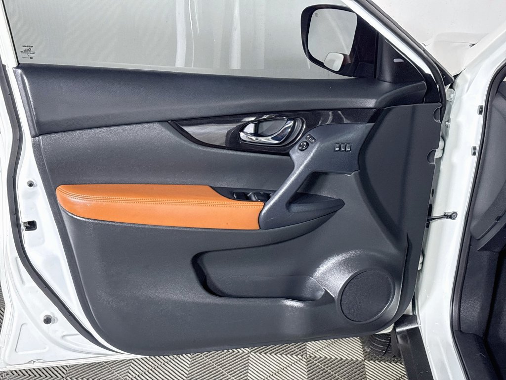 Used 2019 Nissan Rogue SL w/ Premium Package AWD/4WD image 10