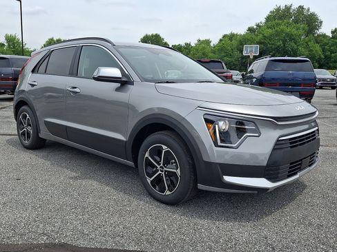 New 2026 Kia Niro EX FWD image 2