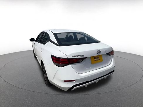 Used 2025 Nissan Sentra SV FWD image 11