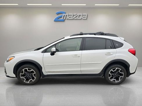 Used 2016 Subaru Crosstrek 2.0i Premium w/ Moonroof Package image 2