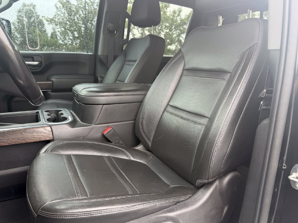 Used 2023 GMC Sierra 3500 Denali AWD/4WD image 9
