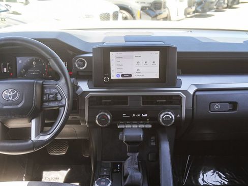 Used 2026 Toyota 4Runner SR5 AWD/4WD image 9