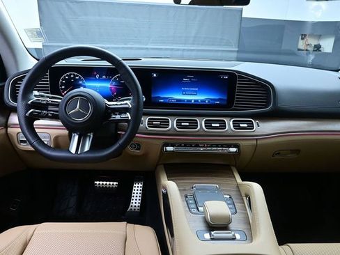 New 2026 Mercedes-Benz GLS 450 4MATIC image 9