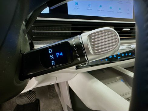 Used 2024 Hyundai Ioniq 6 SEL image 25