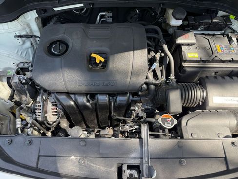 Used 2025 Kia Soul LX w/ LX Technology Package FWD image 29