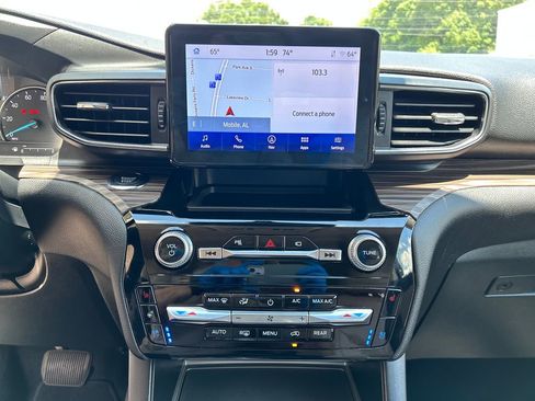 Certified 2023 Ford Explorer Limited AWD/4WD image 18
