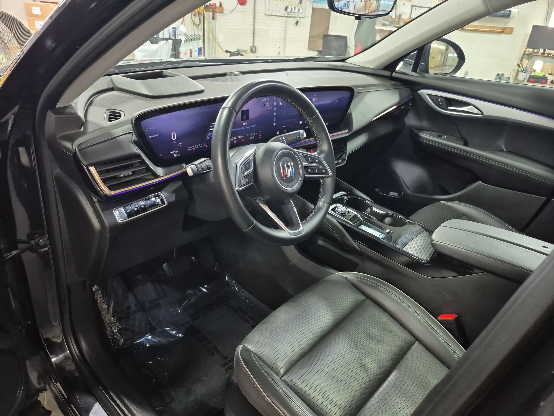 Used 2024 Buick Envision Avenir AWD/4WD image 11