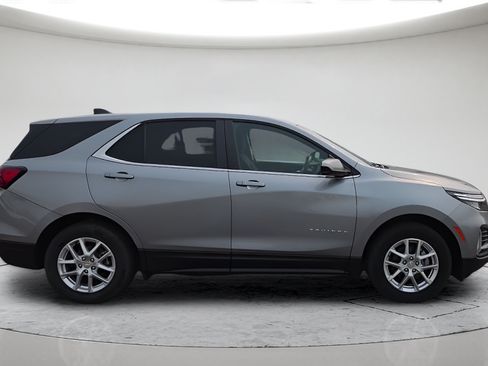 Used 2024 Chevrolet Equinox LT AWD/4WD image 4