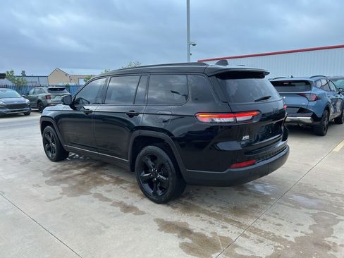 Used 2023 Jeep Grand Cherokee L Laredo image 2