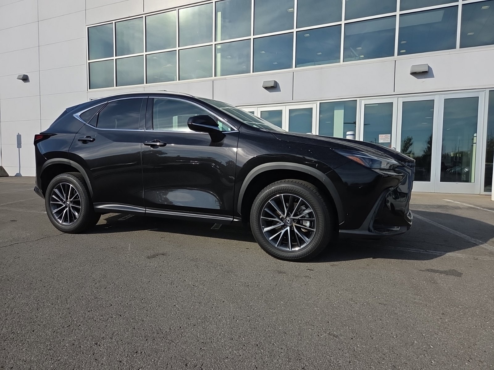 Used 2025 Lexus NX 350 AWD w/ Accessory Package (2T) image 3
