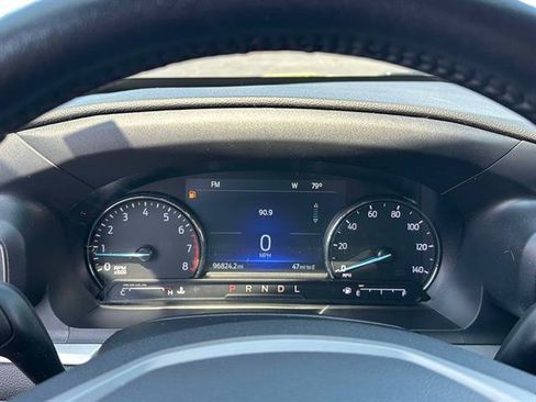 Used 2022 Ford Explorer XLT w/ Equipment Group 202A AWD/4WD image 16