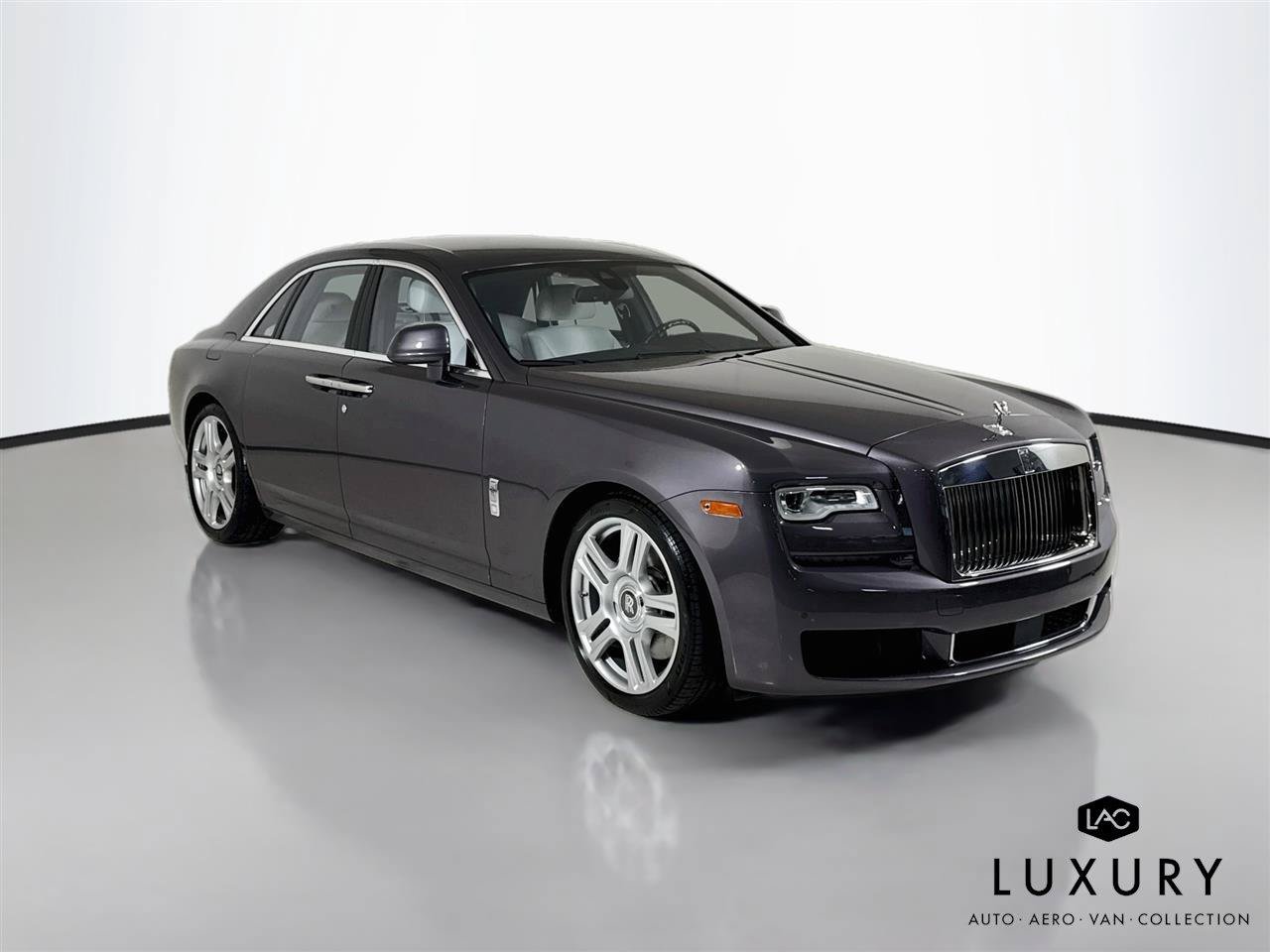 Used 2019 Rolls-Royce Ghost RWD image 2