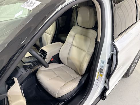 New 2026 Lincoln Corsair Premiere image 10