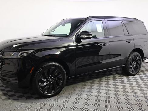 New 2027 Lincoln Navigator Reserve w/ Jet Appearance Package AWD/4WD image 2