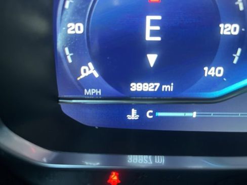 Used 2024 Chevrolet Suburban Z71 w/ Luxury Package image 20