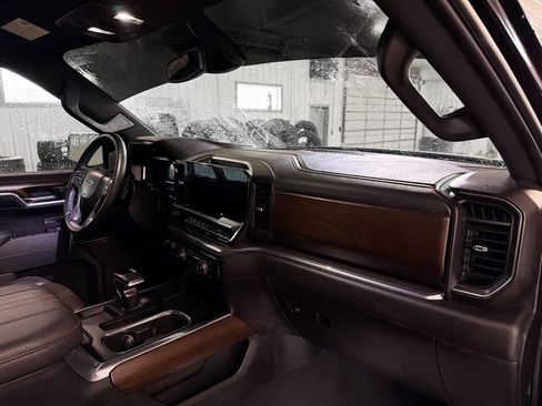 Used 2024 Chevrolet Silverado 1500 High Country w/ Midnight Edition AWD/4WD image 12