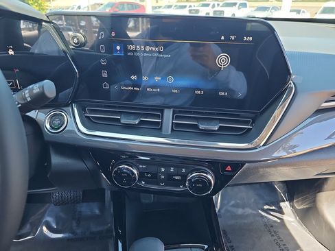 New 2026 Chevrolet Trax ACTIV w/ Driver Confidence Package FWD image 19