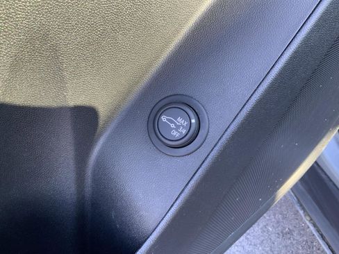 Used 2024 Chevrolet Equinox LT image 28