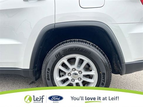 Used 2019 Jeep Grand Cherokee Laredo image 23