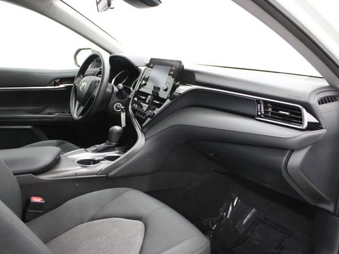Used 2021 Toyota Camry LE FWD image 10
